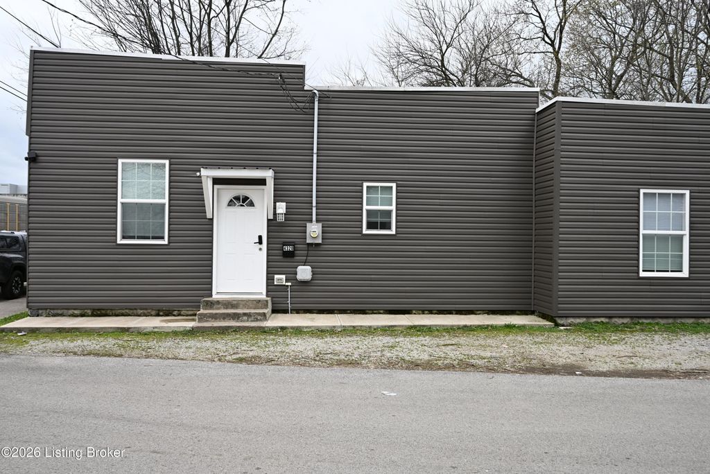 Photo of 4320 Louisville Ave, Louisville, KY 40209 (MLS # 1711155)