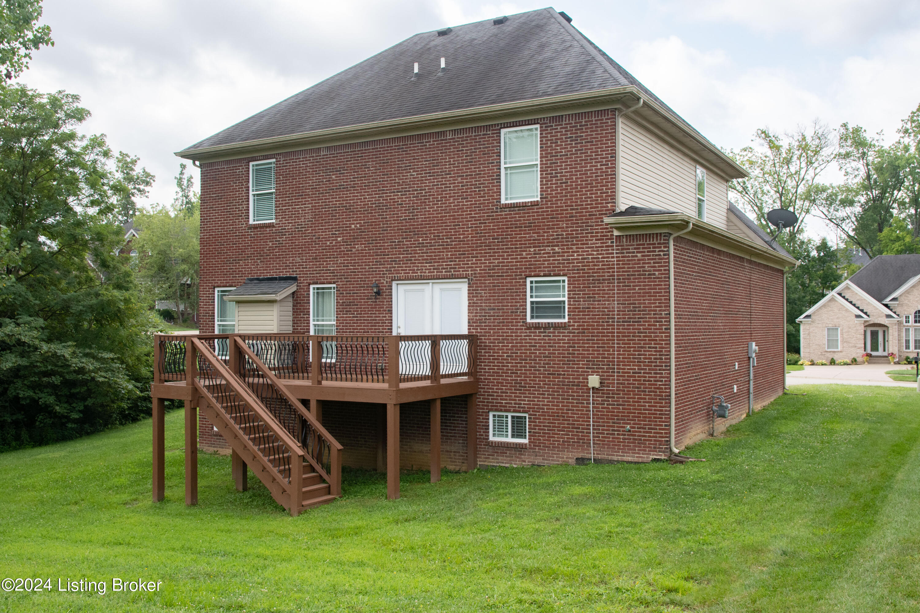 16507 Glen Lakes Dr, Louisville, Pennsylvania image 3