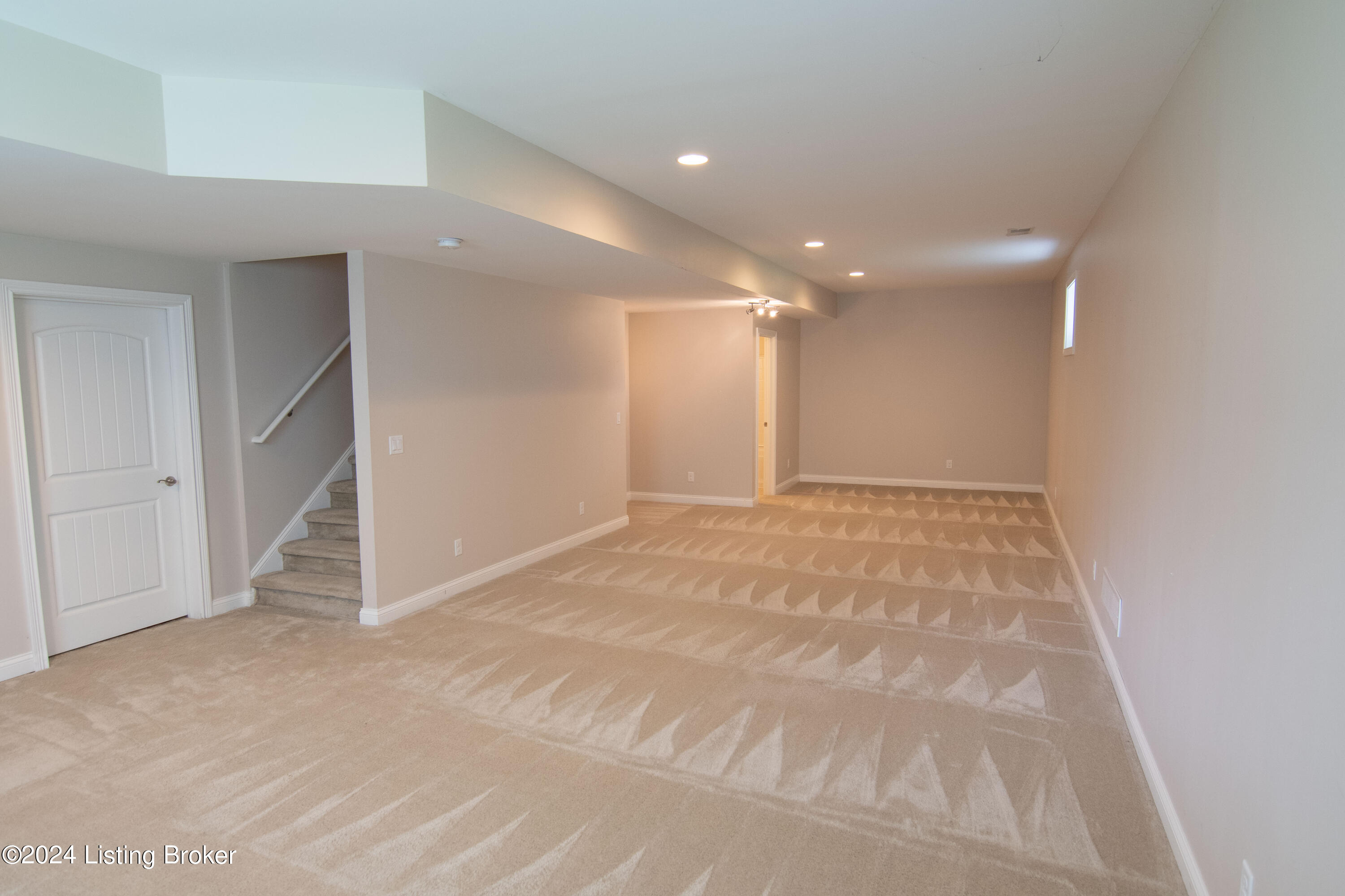16507 Glen Lakes Dr, Louisville, Pennsylvania image 38