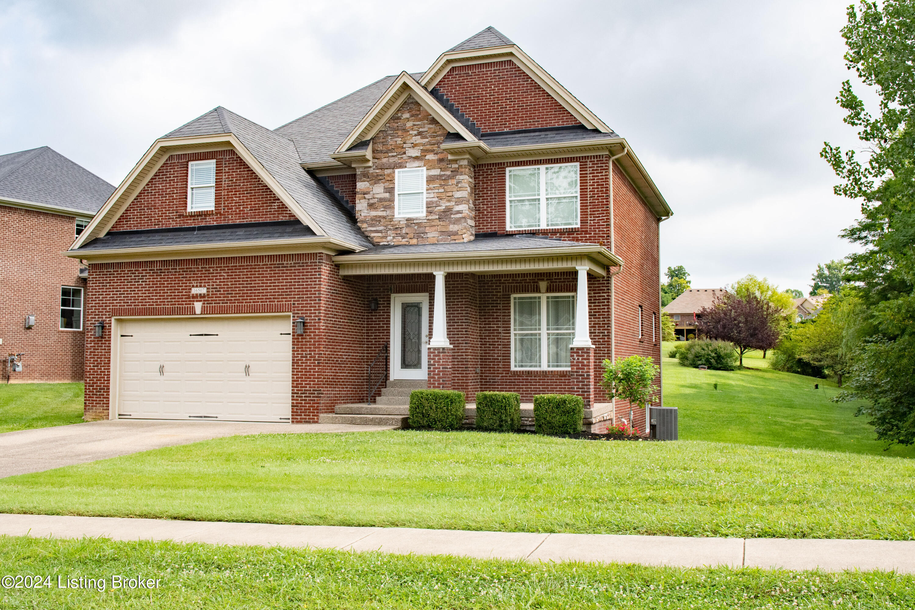 16507 Glen Lakes Dr, Louisville, Pennsylvania image 1