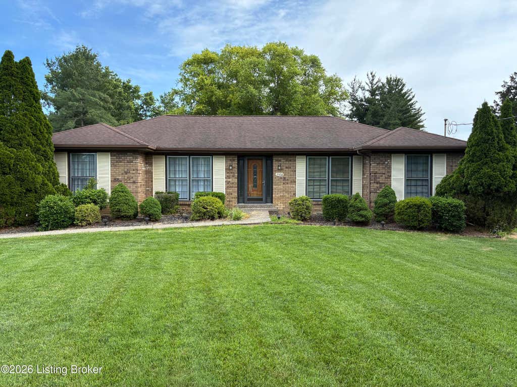 Photo of 2502 Holly Ln, La Grange, KY 40031 (MLS # 1719763)