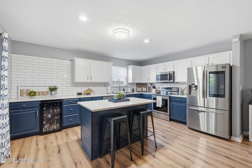 Photo of 9225 River Trail Dr, Louisville, KY 40229 (MLS # 1722615)