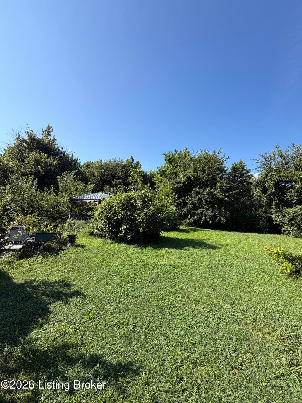 Photo of 6517 Kenmore Ave, Louisville, KY 40216 (MLS # 1731328)