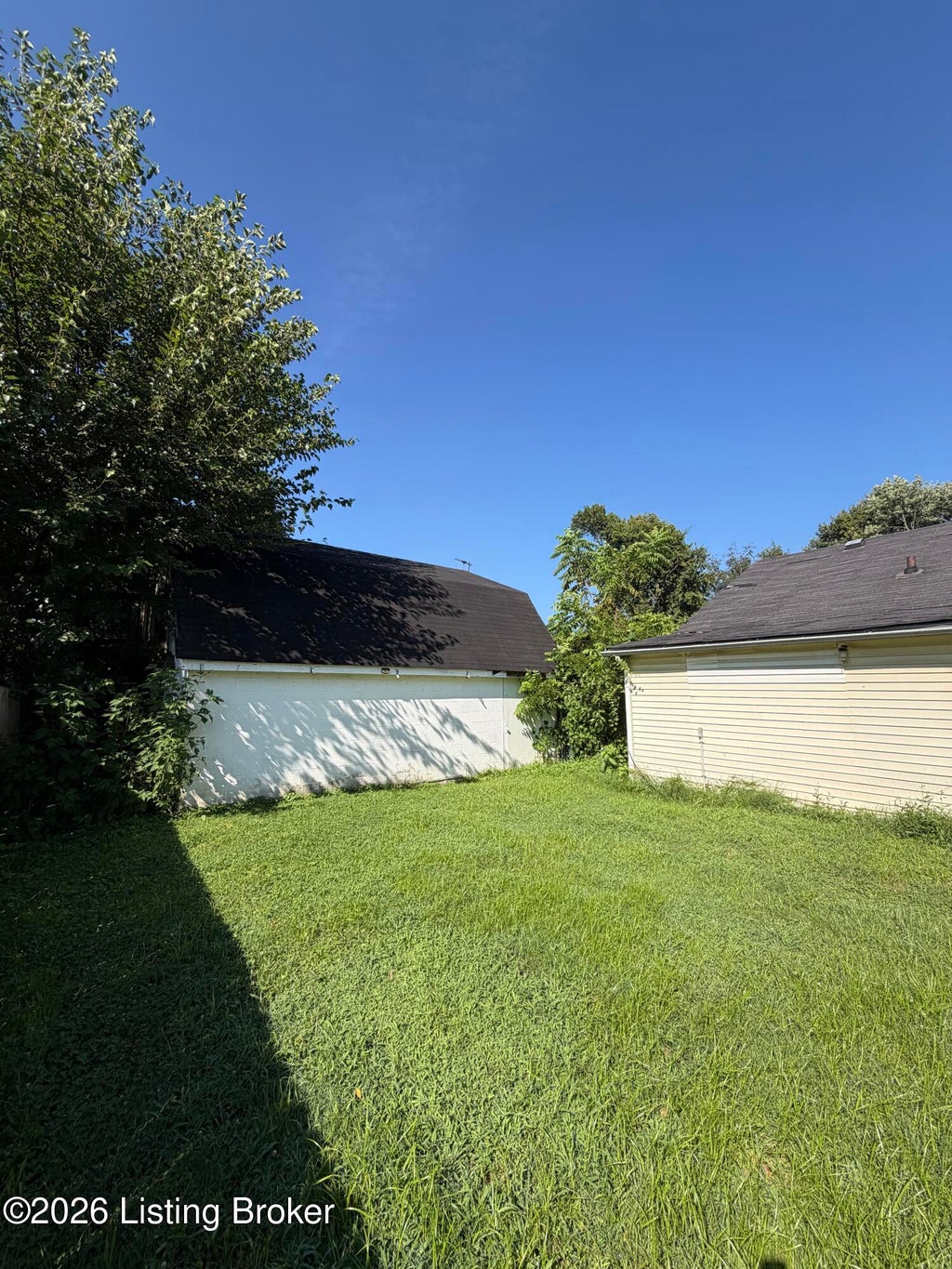 Photo of 6517 Kenmore Ave, Louisville, KY 40216 (MLS # 1731328)