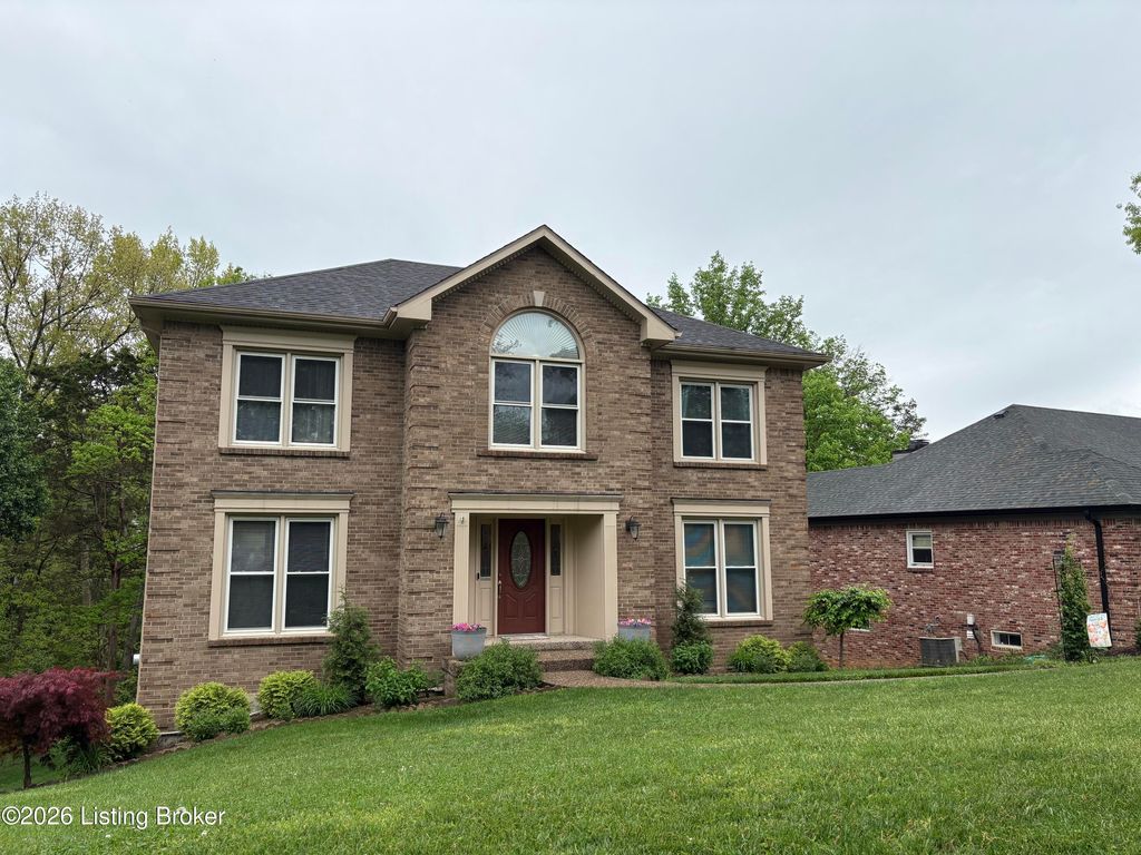 Photo of 613 Darnay Pl, Louisville, KY 40245 (MLS # 1714876)