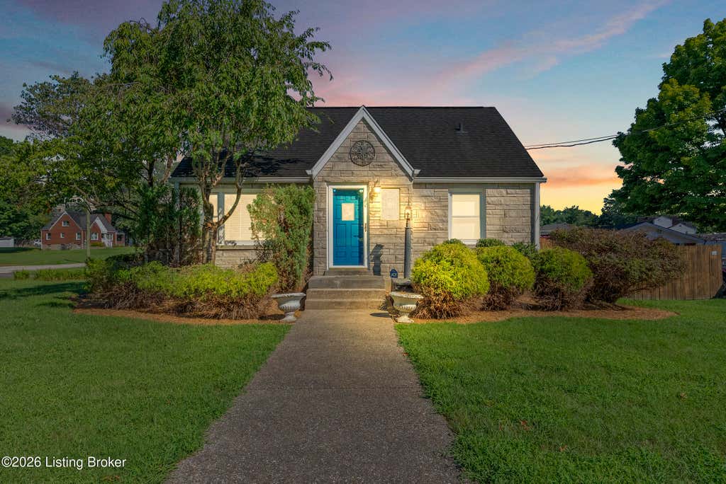 Photo of 4901 Ranchland Dr, Louisville, KY 40216 (MLS # 1726851)