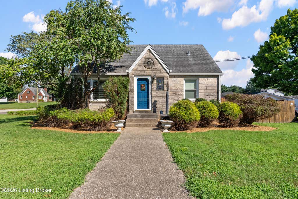 Photo of 4901 Ranchland Dr, Louisville, KY 40216 (MLS # 1726851)