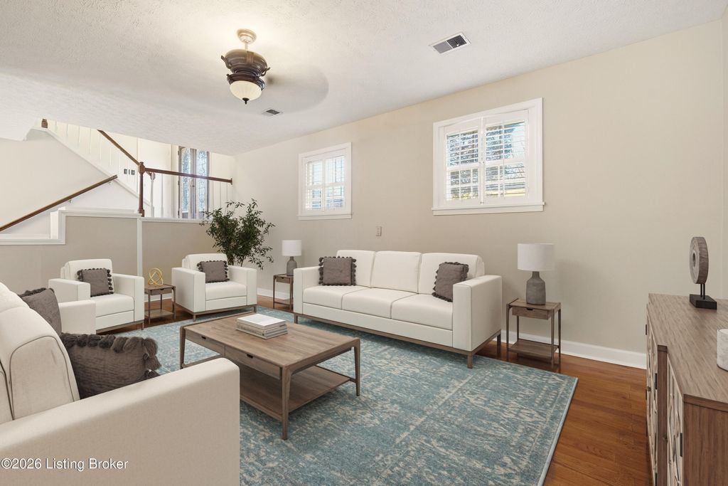 Photo of 1005 Cannons Ln, Louisville, KY 40207 (MLS # 1706994)