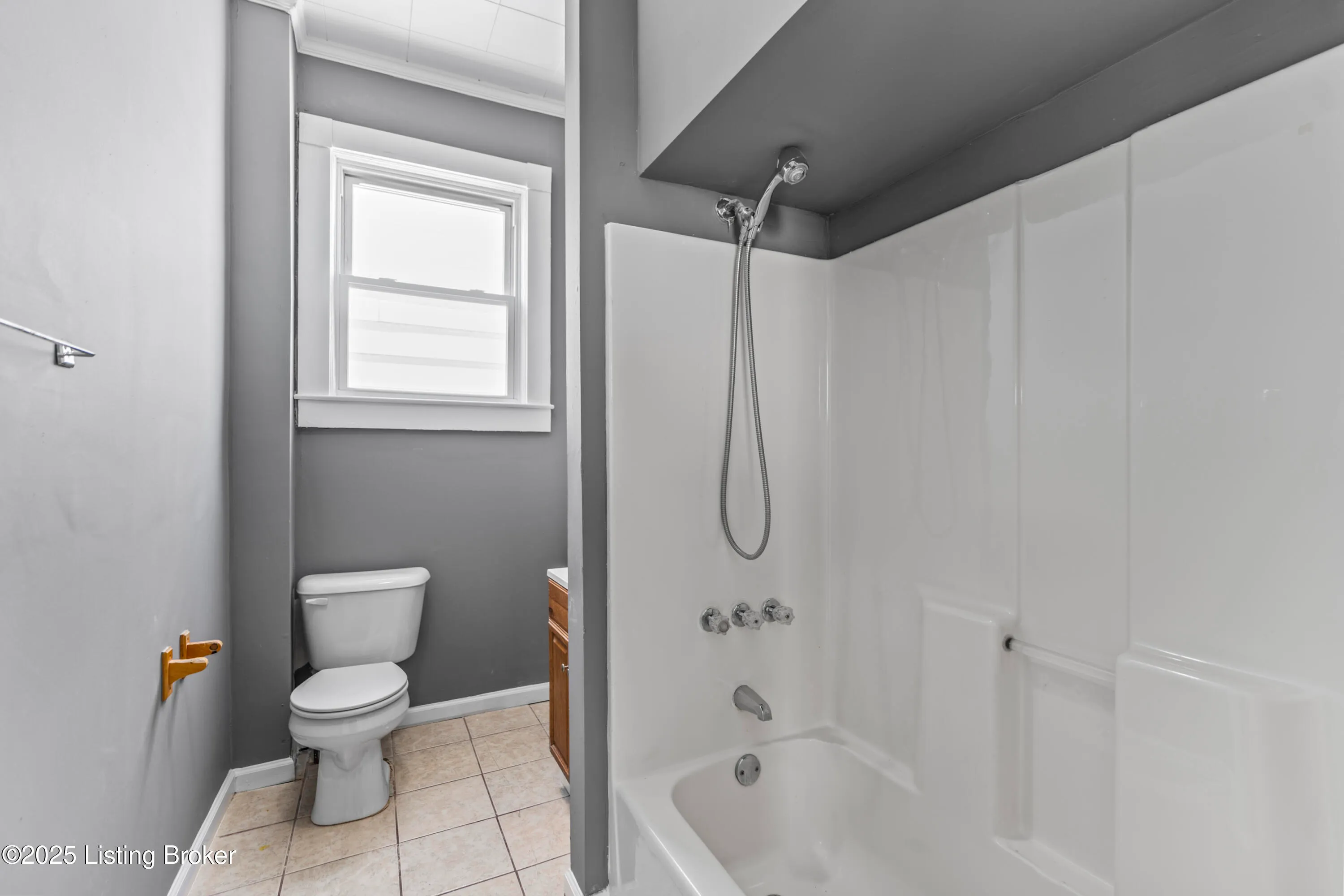 Louisville, Kentucky 40208, United States, 3 Bedrooms Bedrooms, ,2 BathroomsBathrooms,Residential,Active,122268