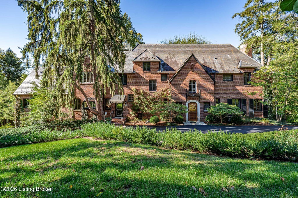 Photo of 10 Arden Rd, Glenview, KY 40025 (MLS # 1727812)