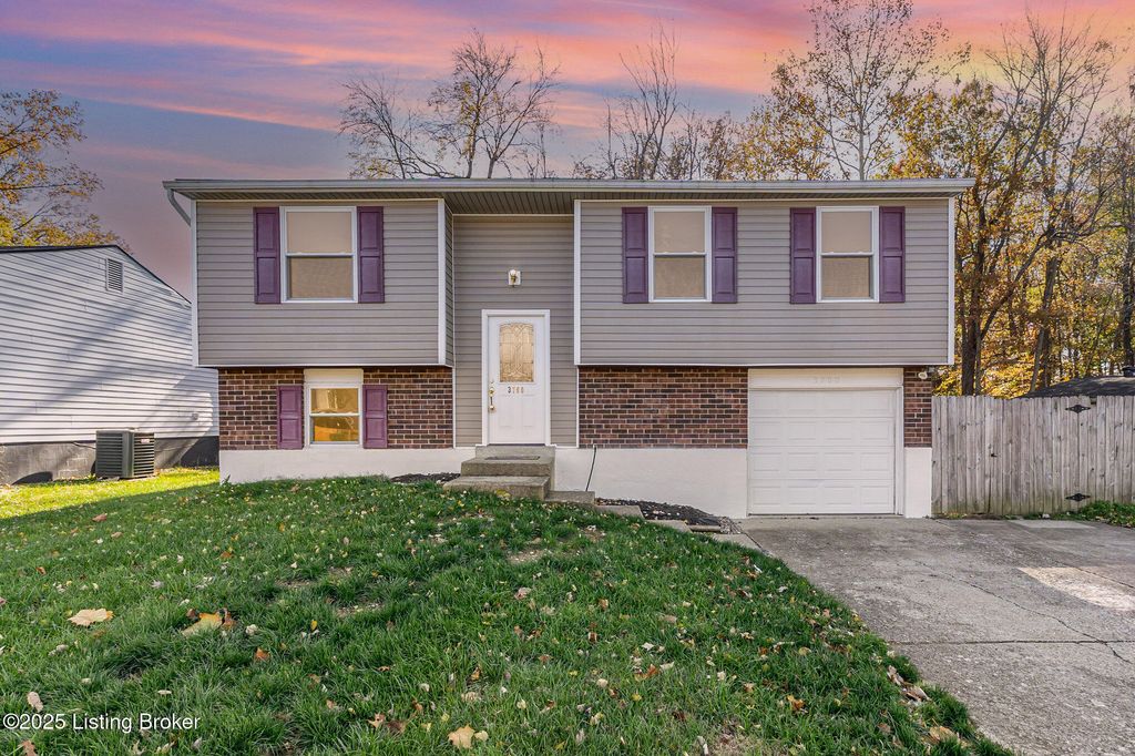 Photo of 3700 Canopus Ct, Louisville, KY 40219 (MLS # 1705332)