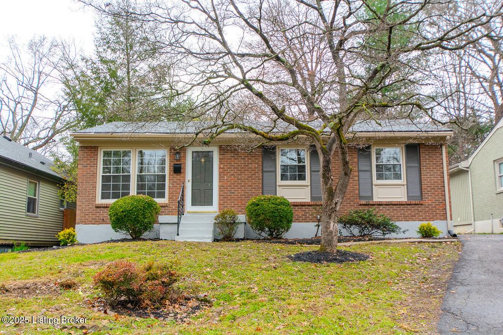 Photo of 222 Blackburn Ave, Louisville, KY 40206 (MLS # 1705145)