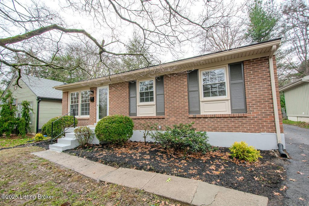 Photo of 222 Blackburn Ave, Louisville, KY 40206 (MLS # 1705145)