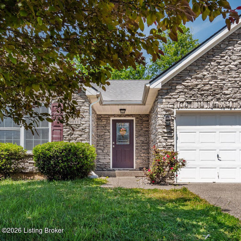 Photo of 9011 Teak Dr, Louisville, KY 40228 (MLS # 1717641)