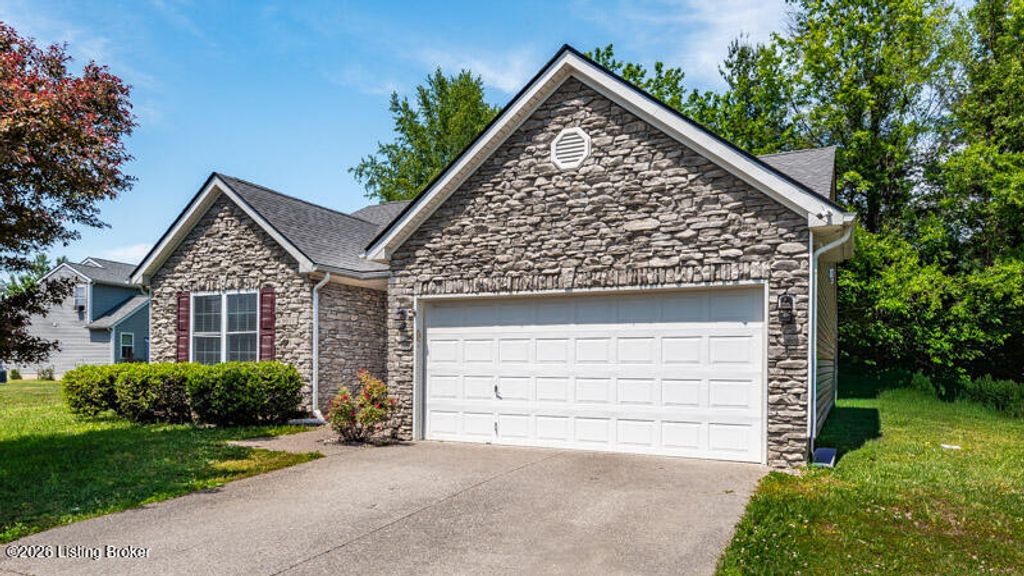 Photo of 9011 Teak Dr, Louisville, KY 40228 (MLS # 1717641)