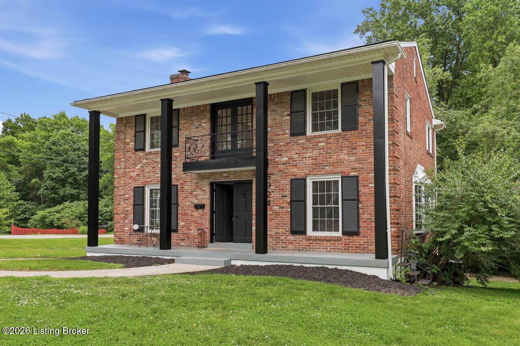 Photo of 6924 Norlynn Dr, Louisville, KY 40228 (MLS # 1718278)