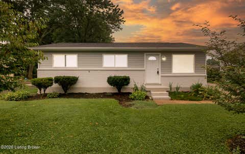 Photo of 6109 Toebbe Ln, Louisville, KY 40229 (MLS # 1723152)