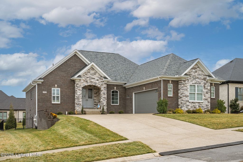 Photo of 13510 Pointview Ct, Louisville, KY 40299 (MLS # 1715363)