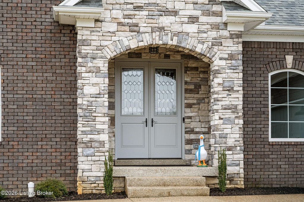 Photo of 13510 Pointview Ct, Louisville, KY 40299 (MLS # 1715363)