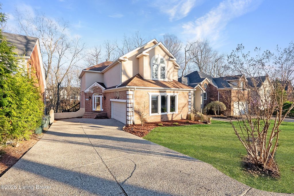 Photo of 8800 Wooded Trail Ct, Louisville, KY 40220 (MLS # 1711776)