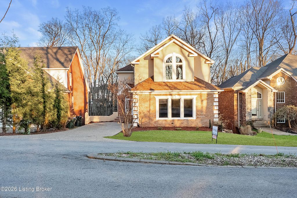 Photo of 8800 Wooded Trail Ct, Louisville, KY 40220 (MLS # 1711776)