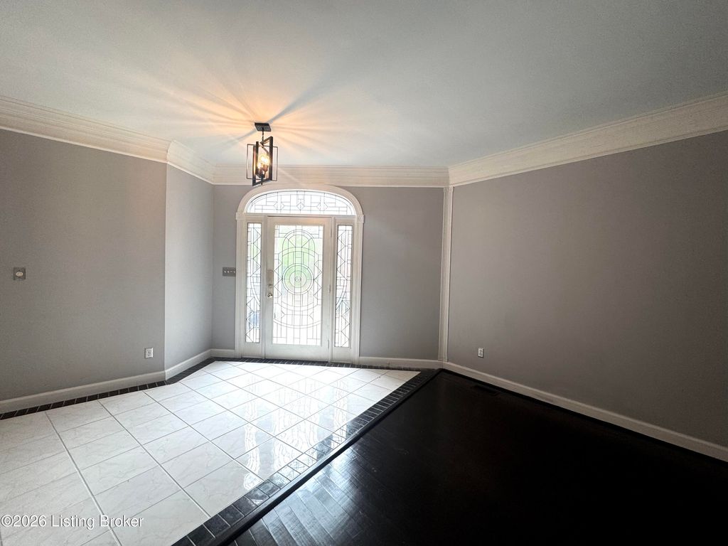 Photo of 8800 Wooded Trail Ct, Louisville, KY 40220 (MLS # 1711776)