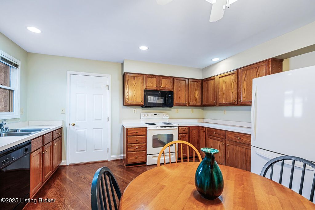 Photo of 3616 Hurstbourne Ridge Blvd, Louisville, KY 40299 (MLS # 1706669)