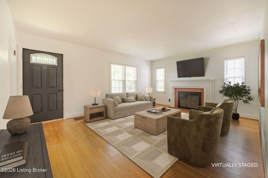Photo of 3906 Brownlee Rd, Louisville, KY 40207 (MLS # 1716305)
