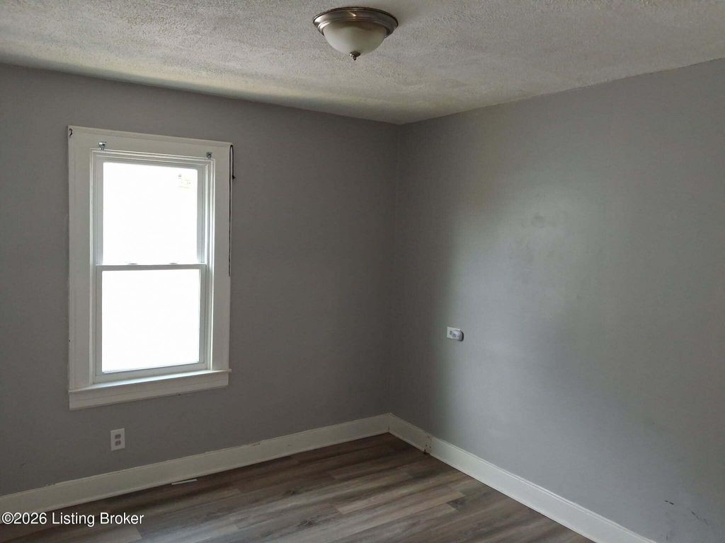 Photo of 510 Longfield Ave, Louisville, KY 40215 (MLS # 1711995)