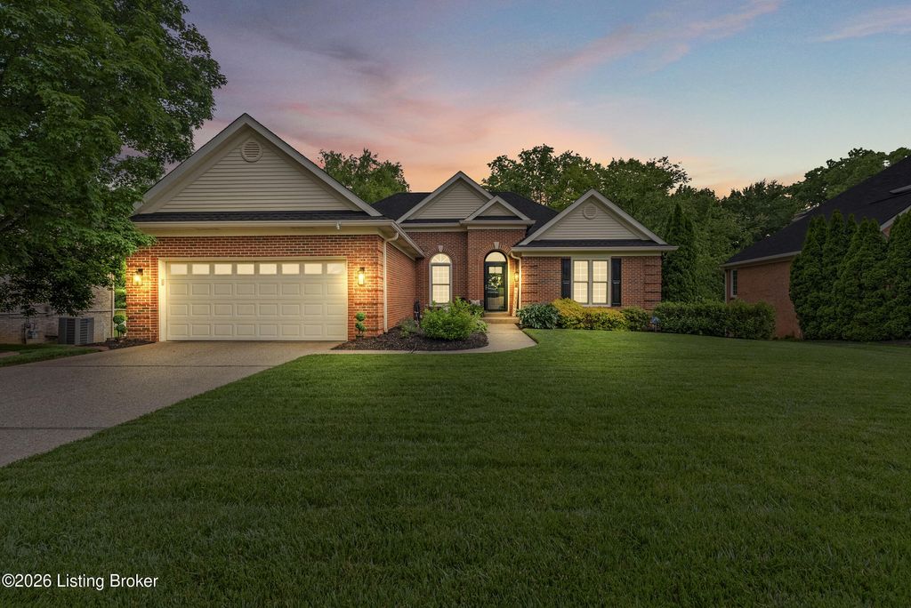 Photo of 1315 Crosstimbers Dr, Louisville, KY 40245 (MLS # 1718558)