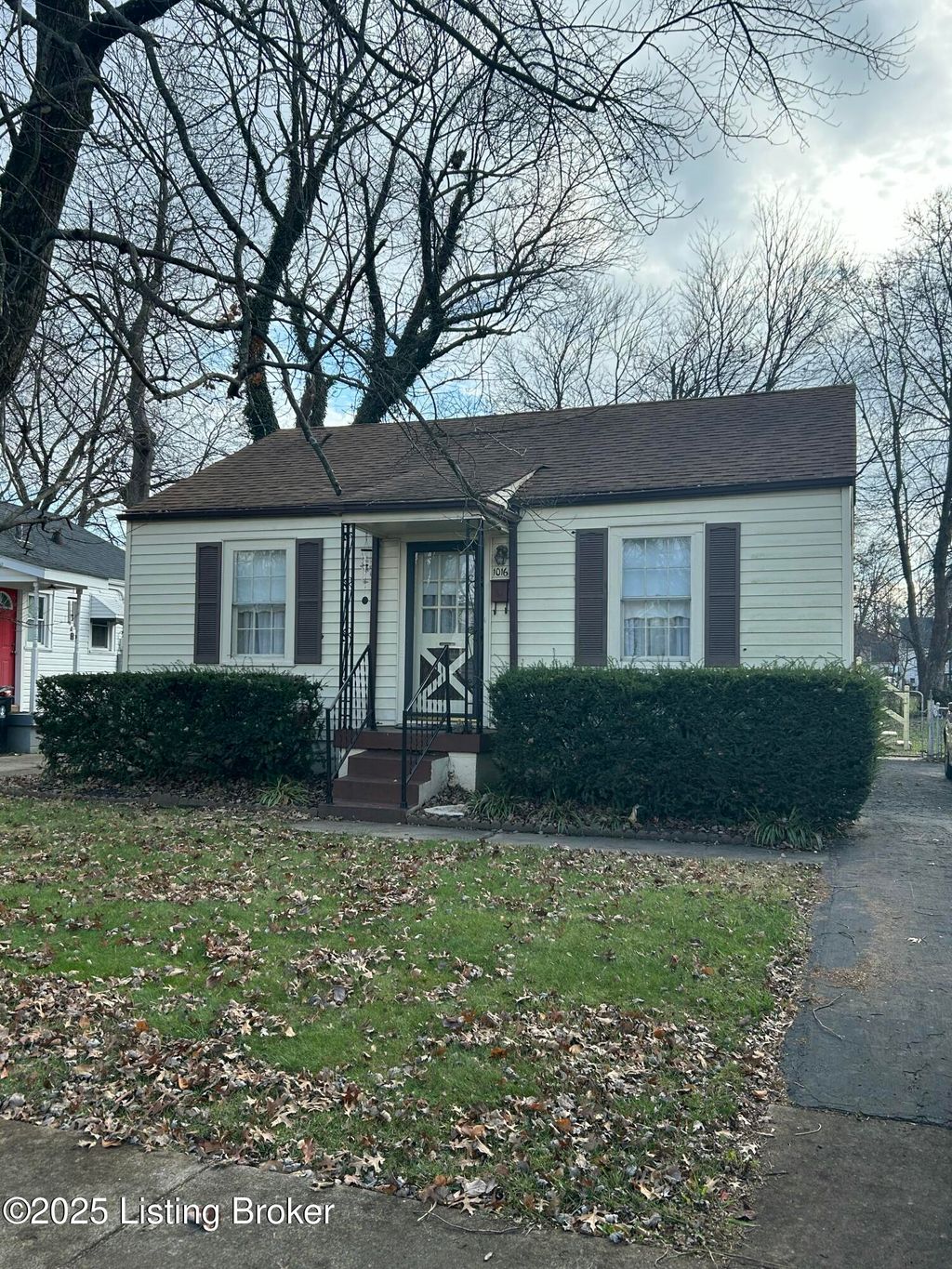Photo of 1016 Seelbach Ave. Ave, Louisville, KY 40215 (MLS # 1704472)