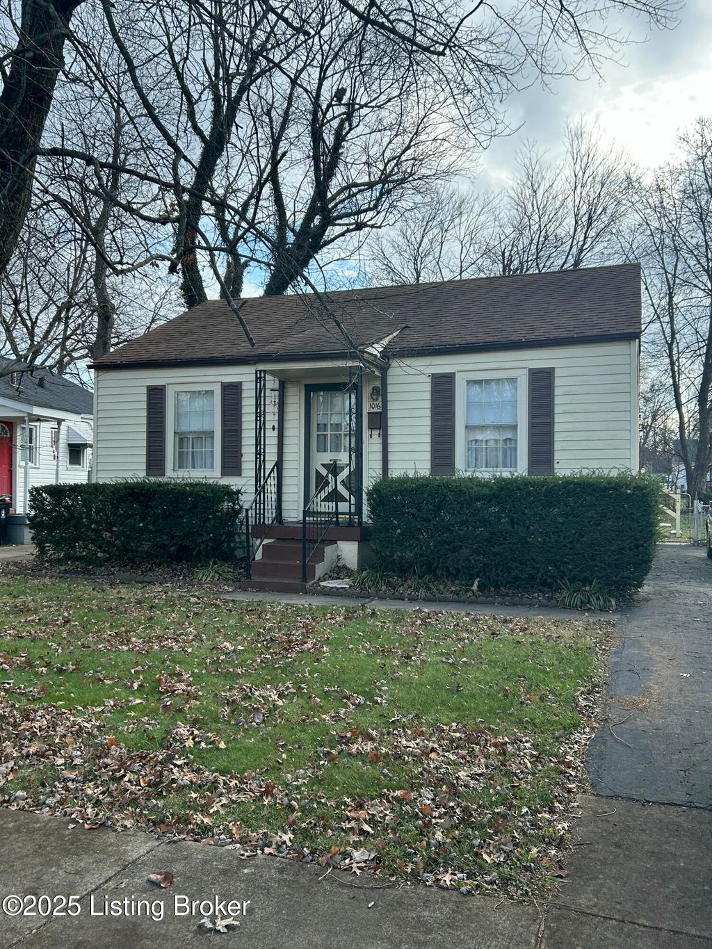 Photo of 1016 Seelbach Ave. Ave, Louisville, KY 40215 (MLS # 1704472)