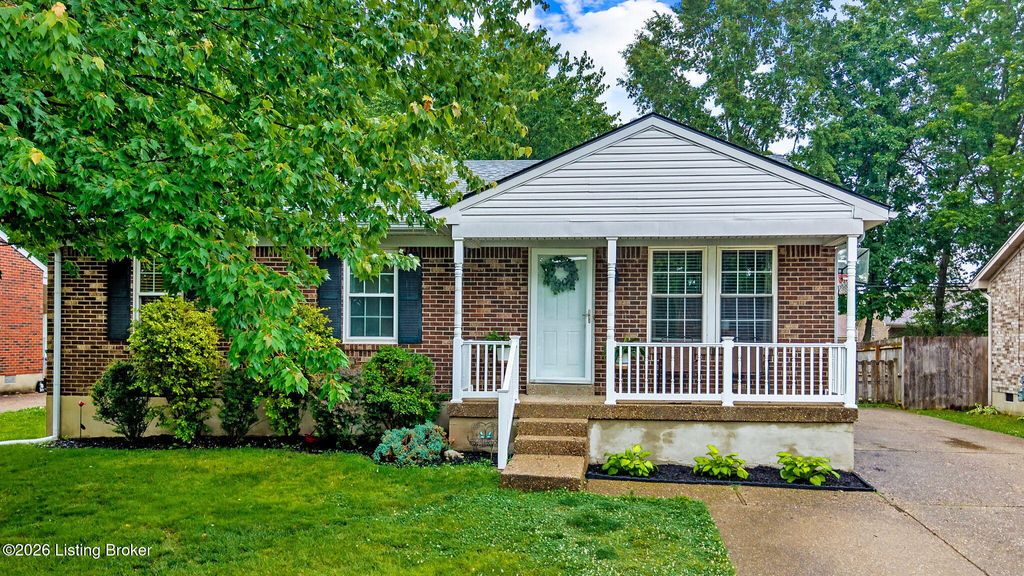 Photo of 4525 Greymont Dr, Louisville, KY 40229 (MLS # 1718512)