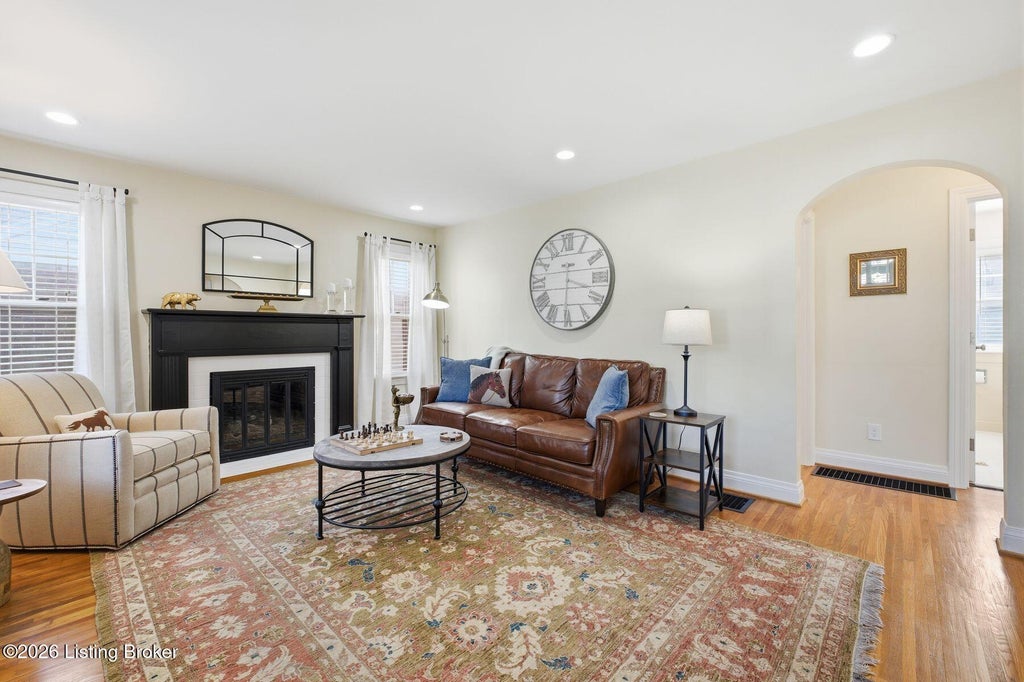 Photo of 2606 Drayton Dr, Louisville, KY 40205 (MLS # 1731989)