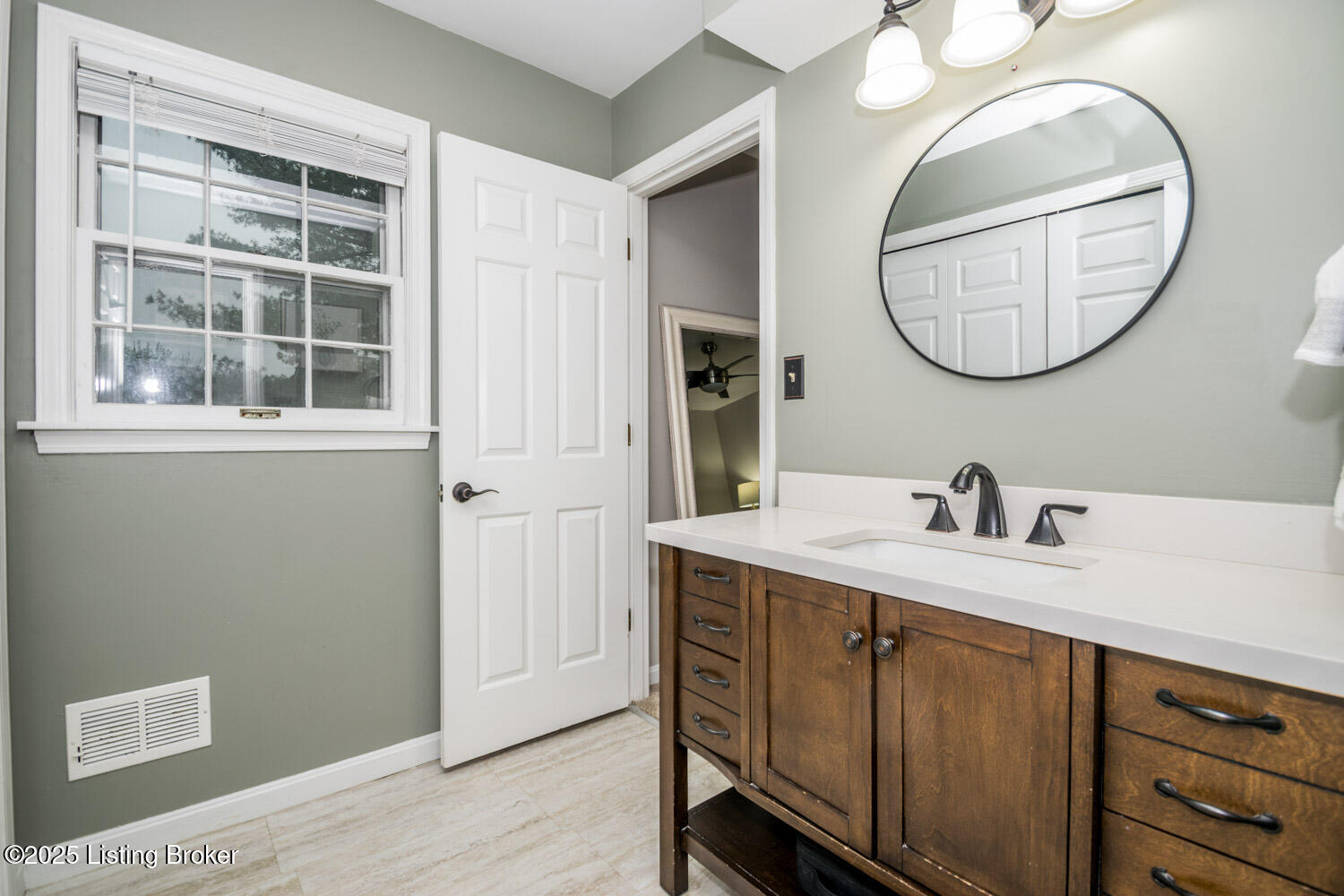 9008 Sandwich Pl, Louisville, Pennsylvania image 26