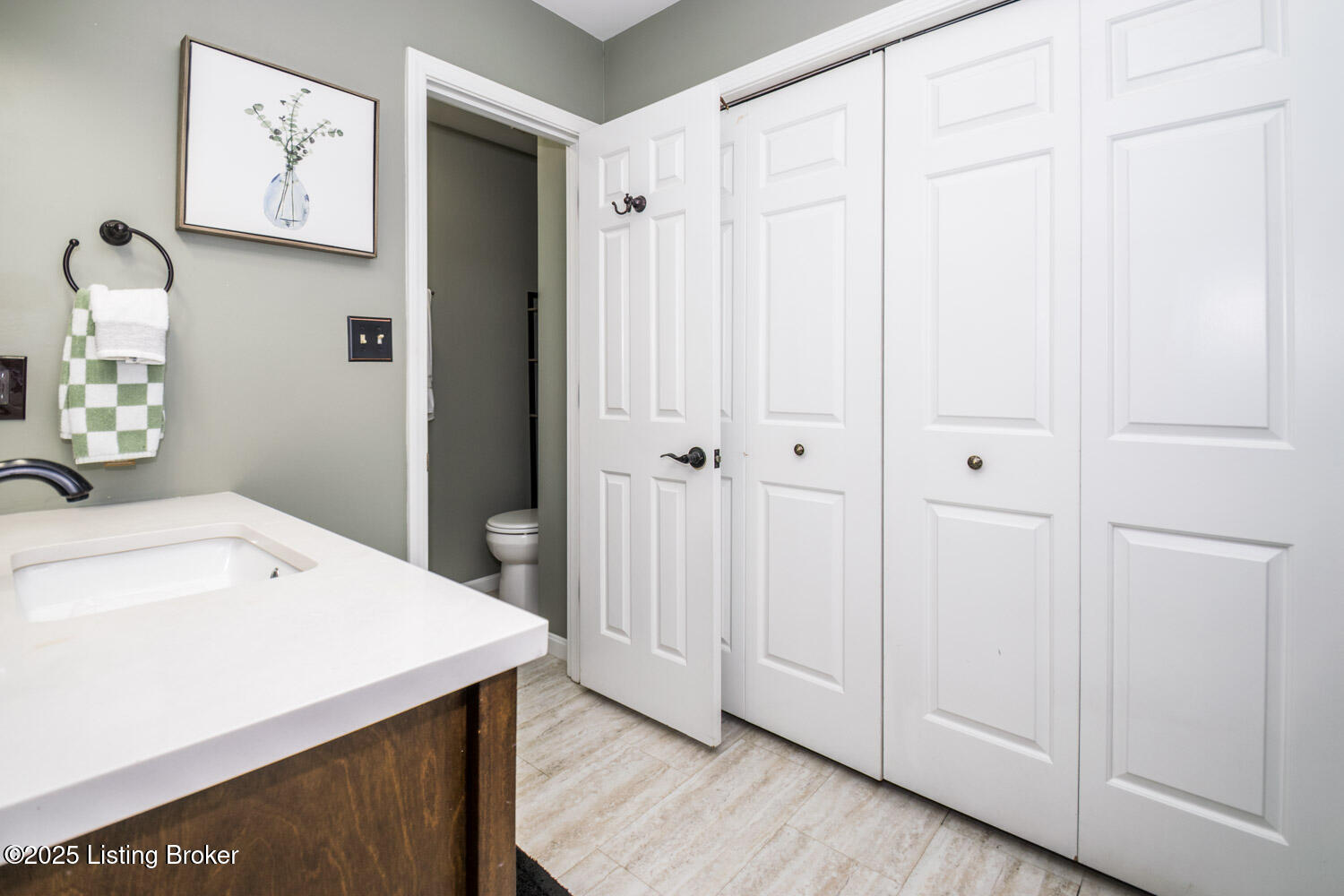9008 Sandwich Pl, Louisville, Pennsylvania image 25