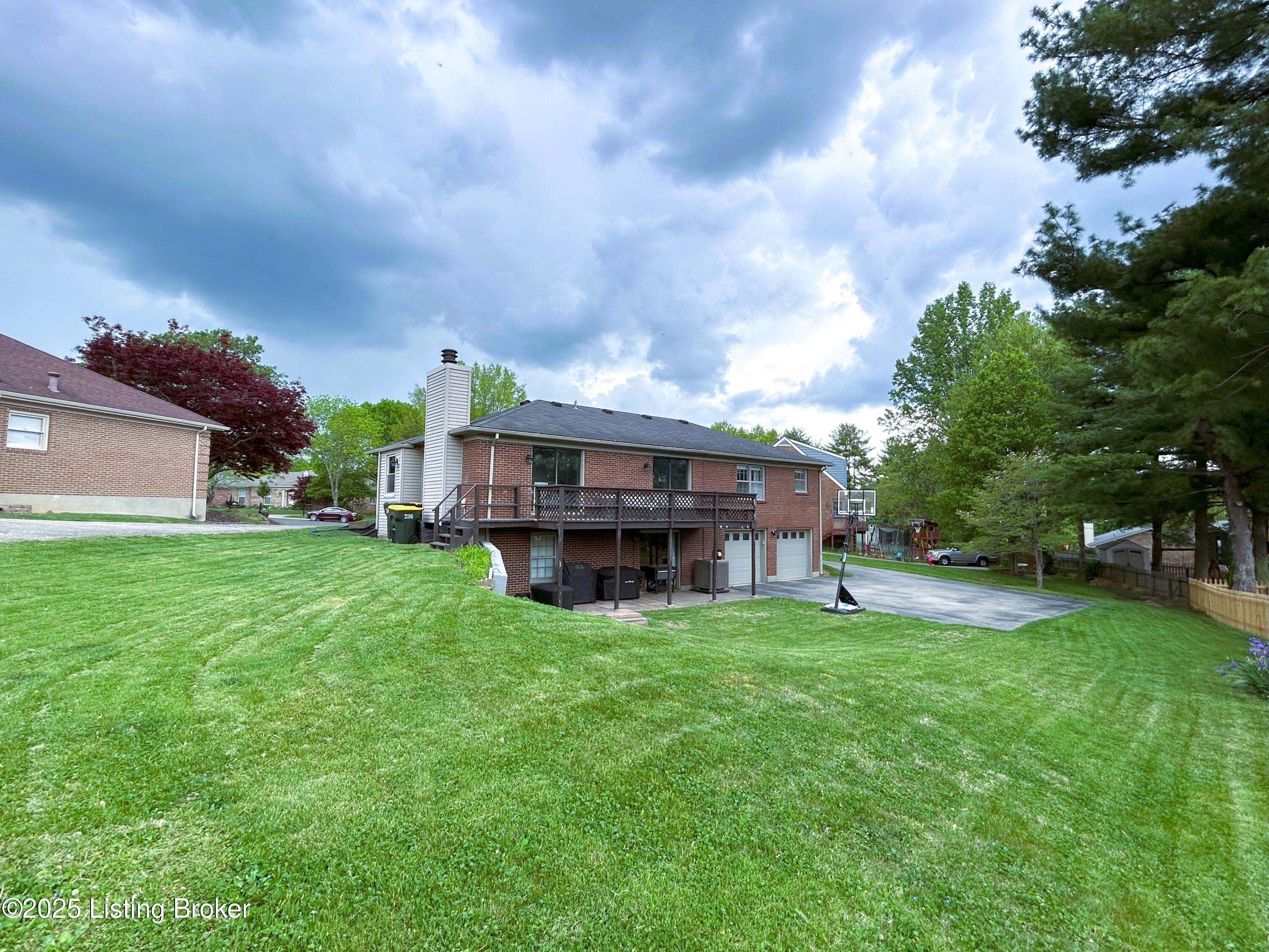 9008 Sandwich Pl, Louisville, Pennsylvania image 6