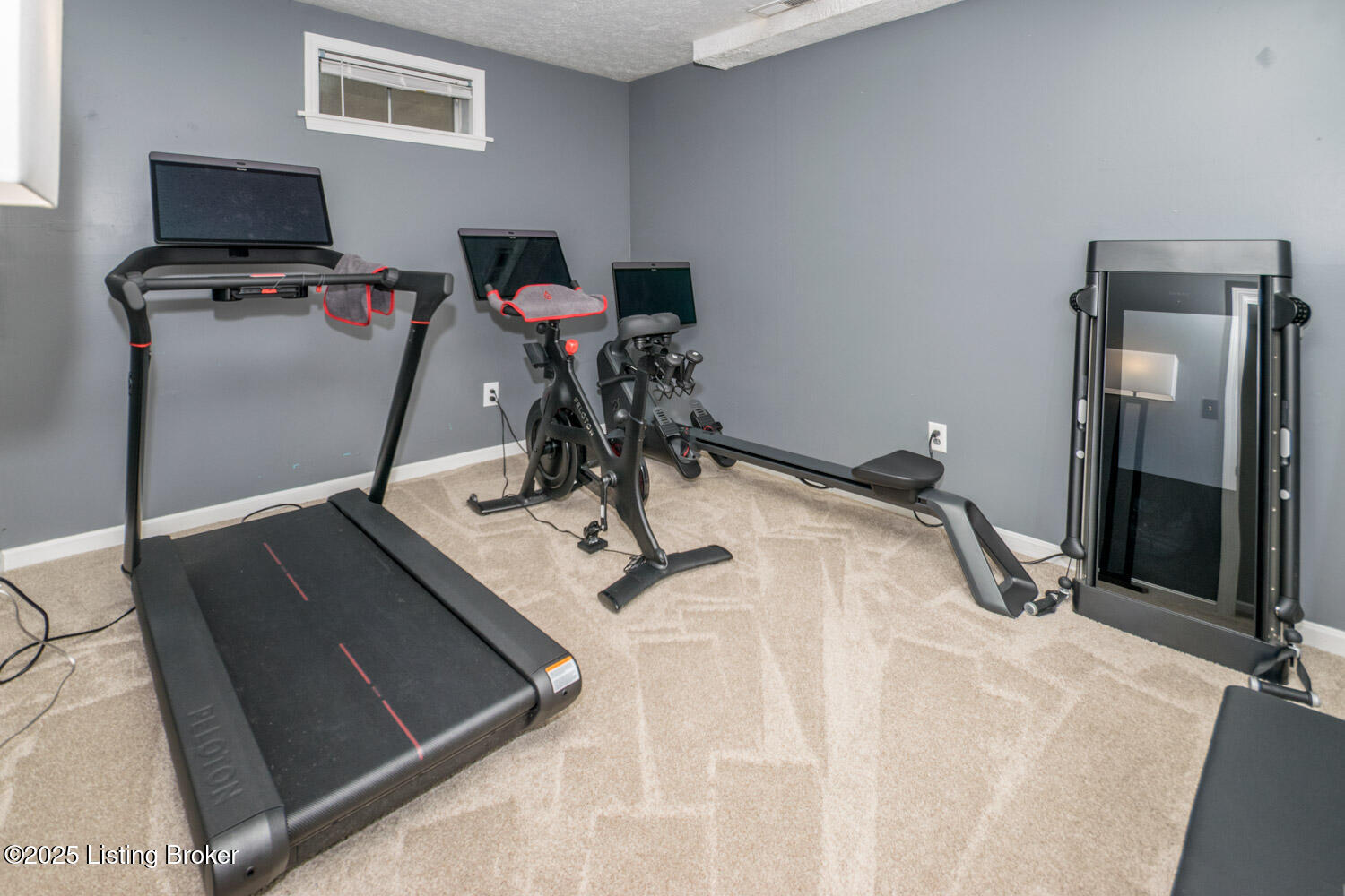 9008 Sandwich Pl, Louisville, Pennsylvania image 37