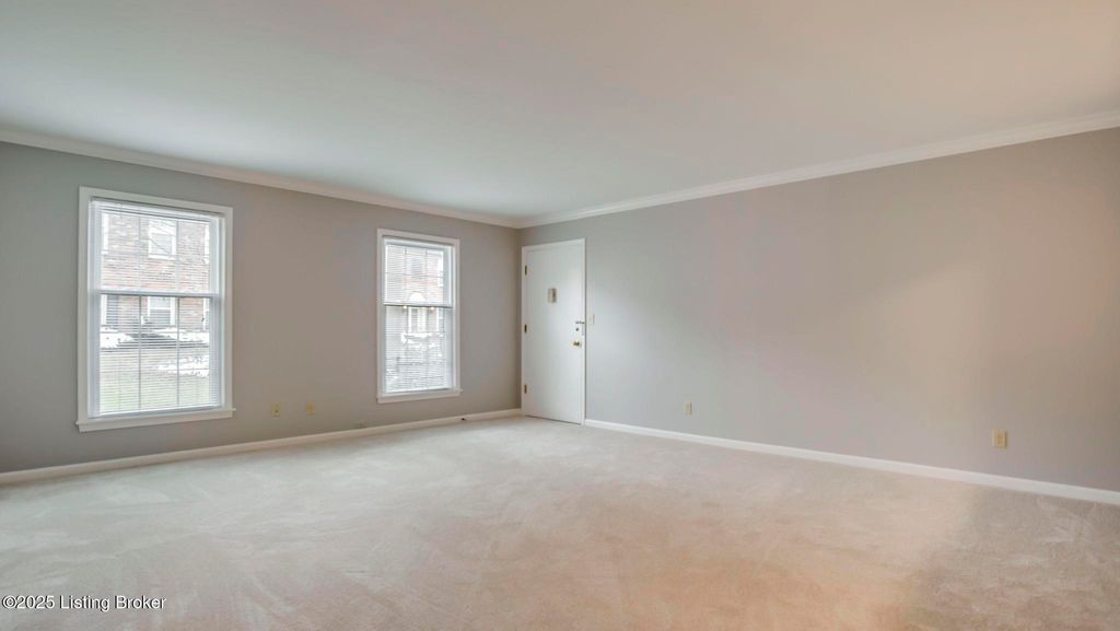 Photo of 262 Salisbury Square #APT 102, Louisville, KY 40207 (MLS # 1705207)