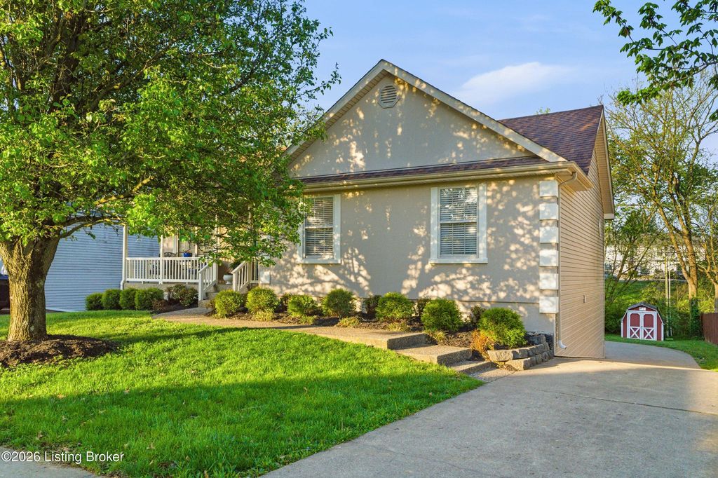 Photo of 3015 Mason Way, Shelbyville, KY 40065 (MLS # 1713931)