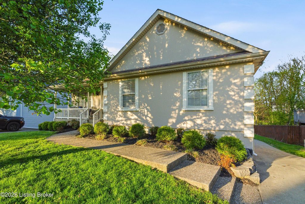 Photo of 3015 Mason Way, Shelbyville, KY 40065 (MLS # 1713931)