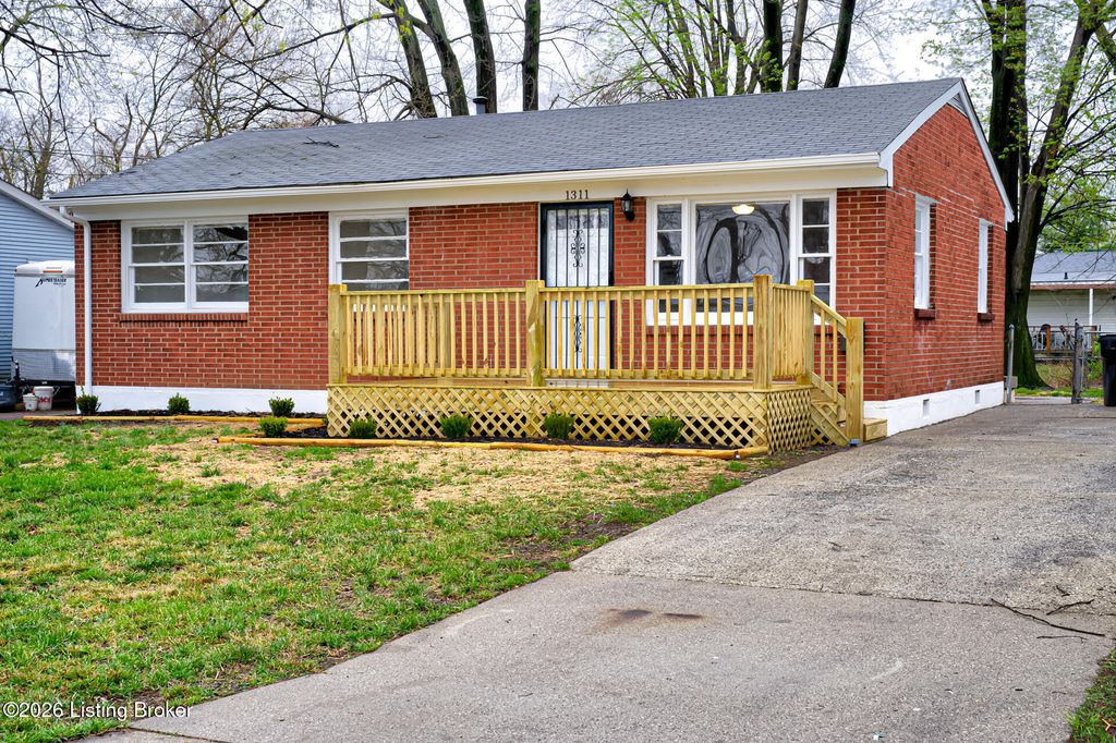 Photo of 1311 Scholar St, Louisville, KY 40213 (MLS # 1712956)