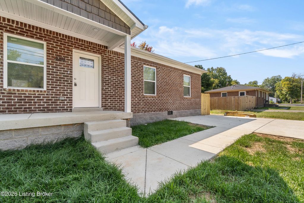 Photo of 6511 Kenmore Ave, Louisville, KY 40216 (MLS # 1710314)