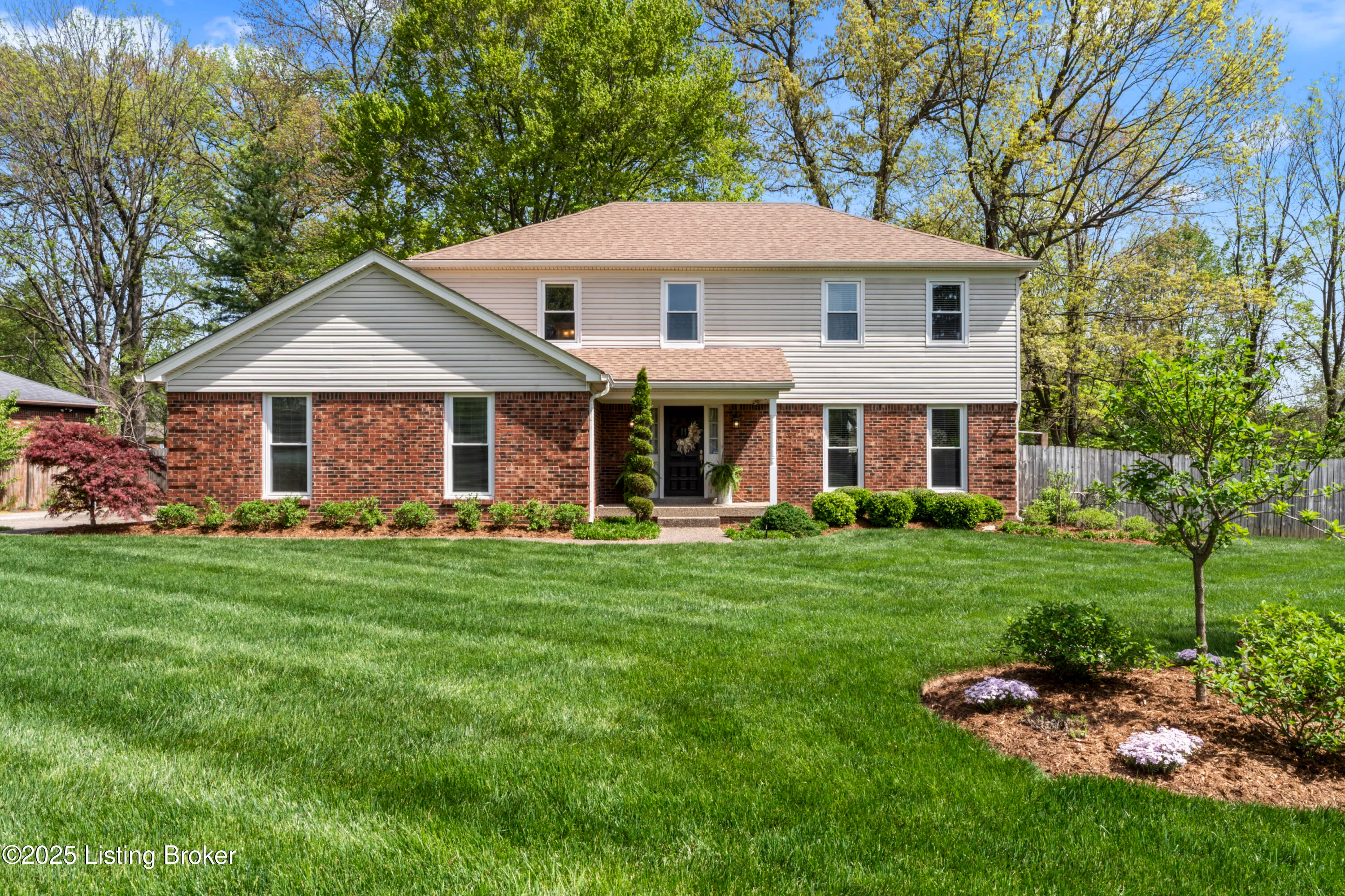 Louisville, Kentucky 40241, United States, 4 Bedrooms Bedrooms, ,3 BathroomsBathrooms,Residential,Pending,119516