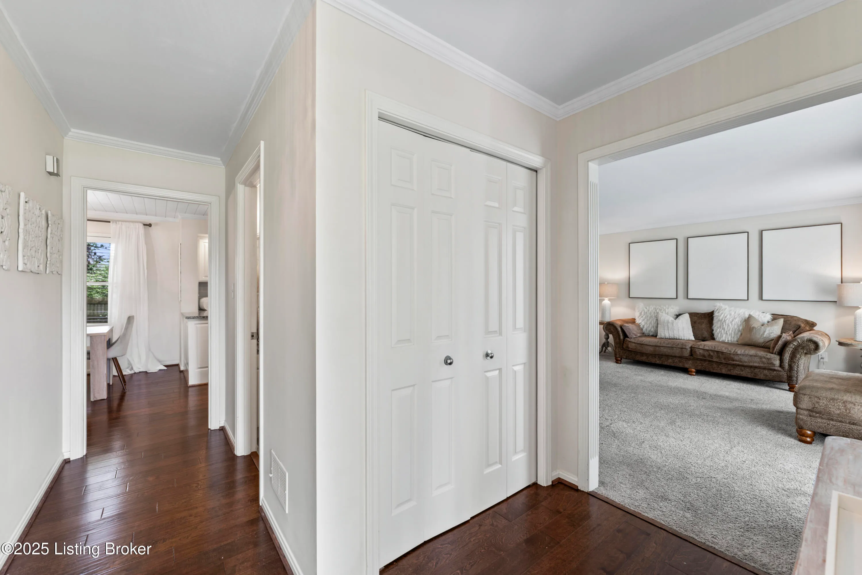 Louisville, Kentucky 40241, United States, 4 Bedrooms Bedrooms, ,3 BathroomsBathrooms,Residential,Pending,119516