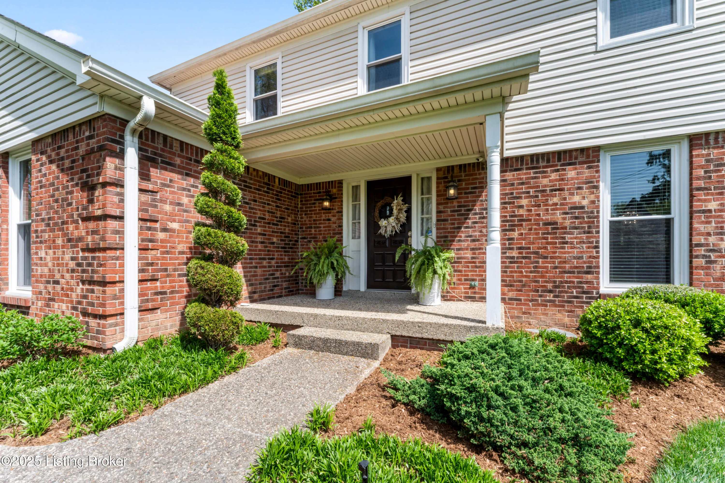 Louisville, Kentucky 40241, United States, 4 Bedrooms Bedrooms, ,3 BathroomsBathrooms,Residential,Pending,119516