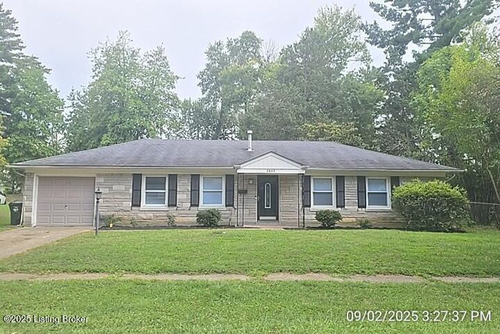 Photo of 8802 Malvern Hill Rd, Louisville, KY 40242 (MLS # 1707408)