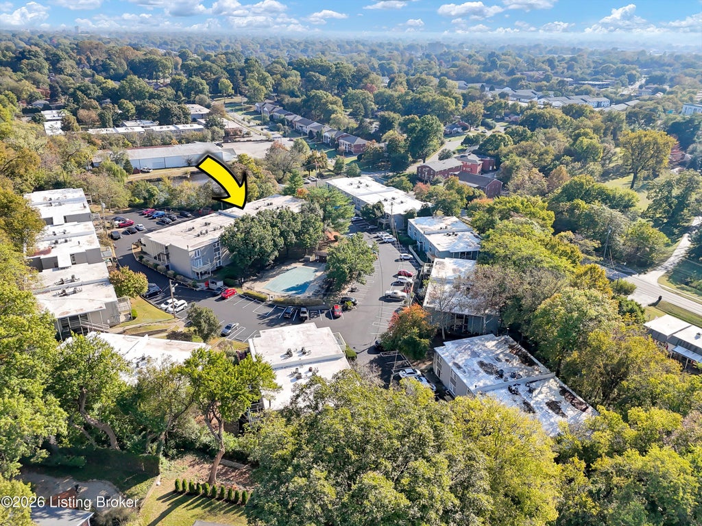 Photo of 1815 Gardiner Ln #APT K90, Louisville, KY 40205 (MLS # 1732469)