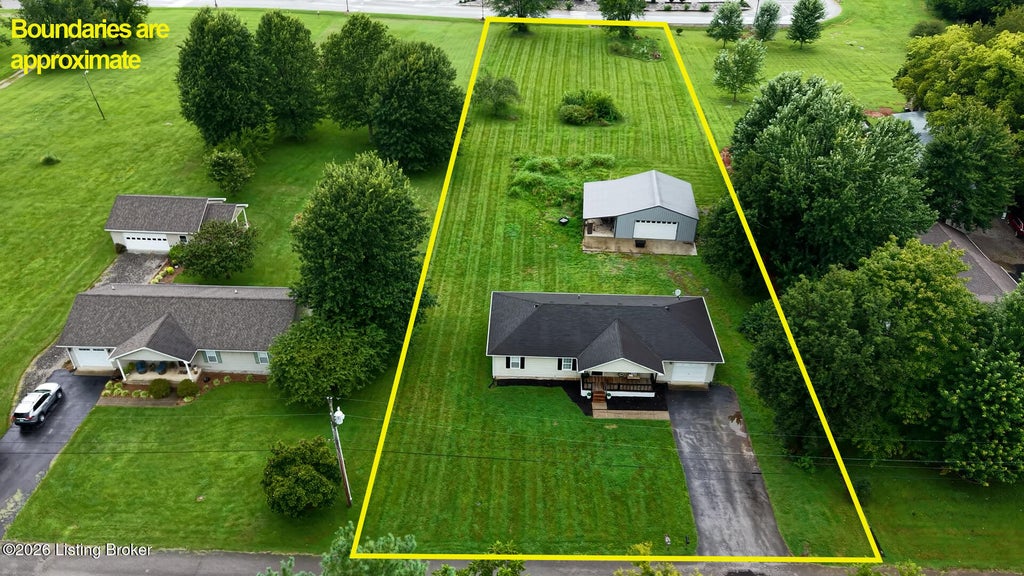Photo of 255 Halsell St, Bowling Green, KY 42104 (MLS # 1725138)