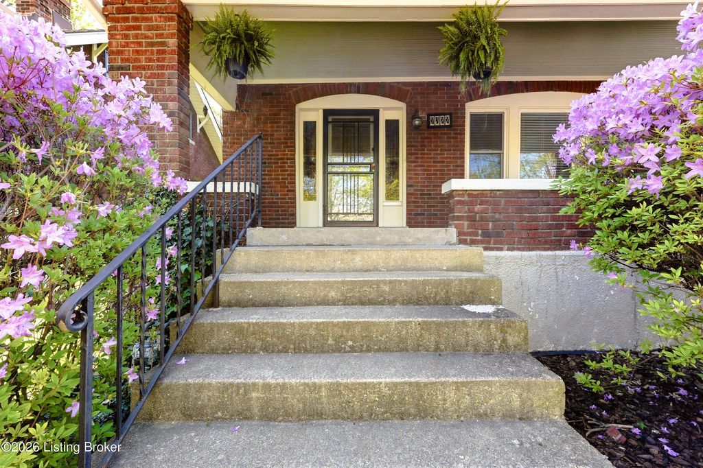 Photo of 2322 Woodbourne Ave, Louisville, KY 40205 (MLS # 1713835)